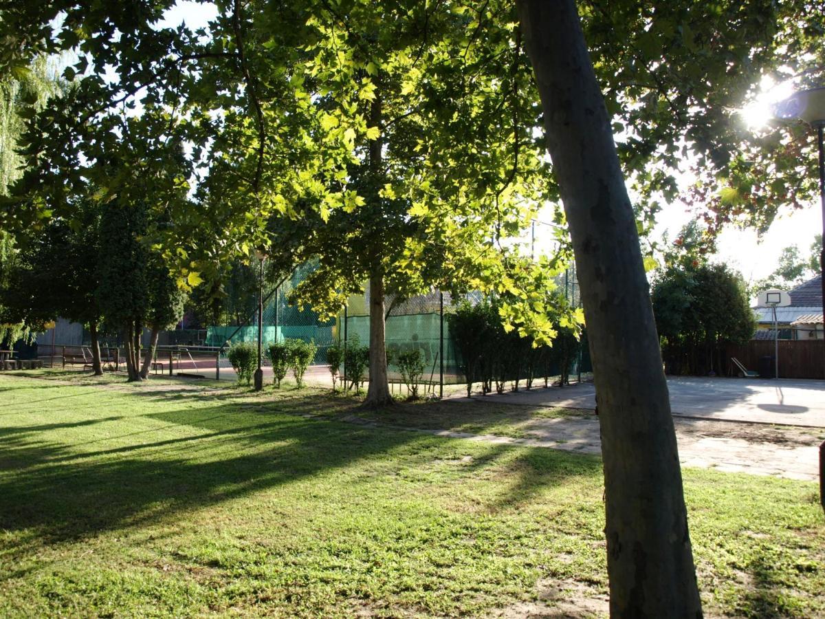 Bed and Breakfast Garden Club Panzió Balatonmáriafürdő Exterior foto