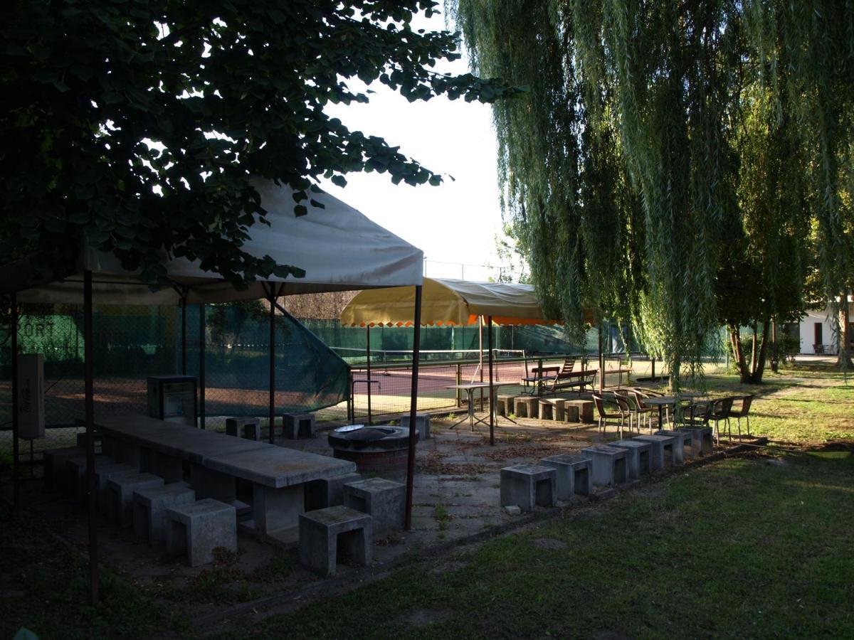 Bed and Breakfast Garden Club Panzió Balatonmáriafürdő Exterior foto