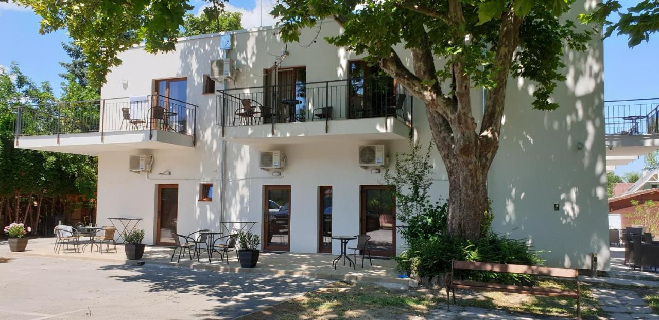Bed and Breakfast Garden Club Panzió Balatonmáriafürdő Exterior foto